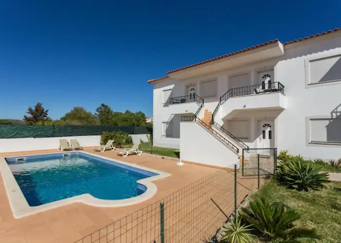 Charming 2-bed In Olhos De Agua *