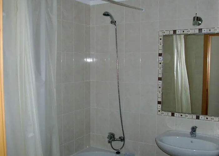 Charming 2-bed In Olhos De Agua Apartment Albufeira