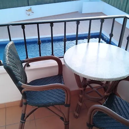 Charming 2-bed In Olhos De Agua Lägenhet *