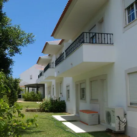 Charming 2-bed In Olhos De Agua Албуфейра