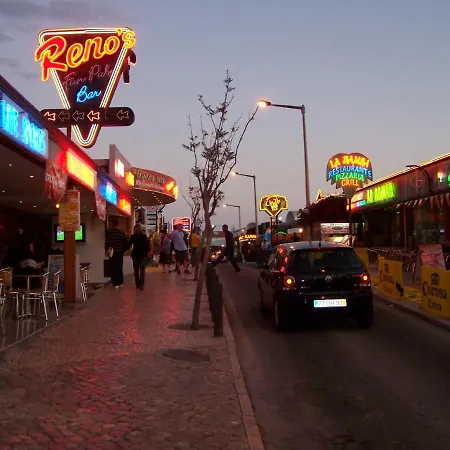 Charming 2-bed In Olhos De Agua Апартаменты